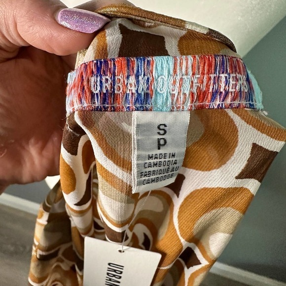 Urban Outfitters Semi Sheer Cropped Blouse Size Small NWT - Picture 9 of 10